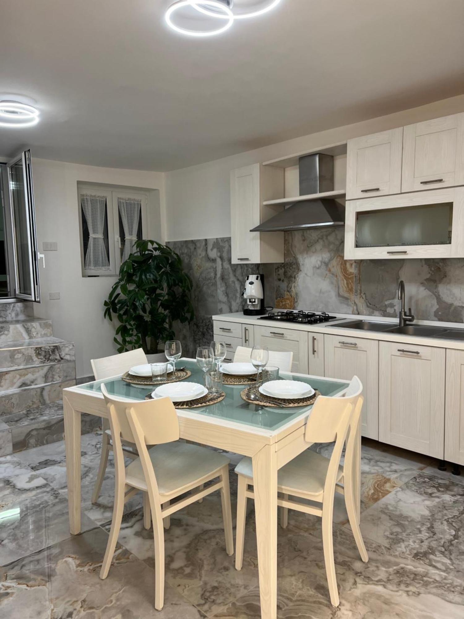 Che Casa Apartment Napoli Bagian luar foto