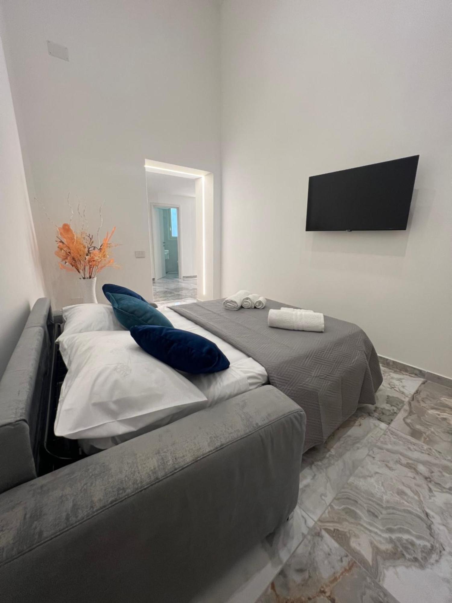 Che Casa Apartment Napoli Bagian luar foto