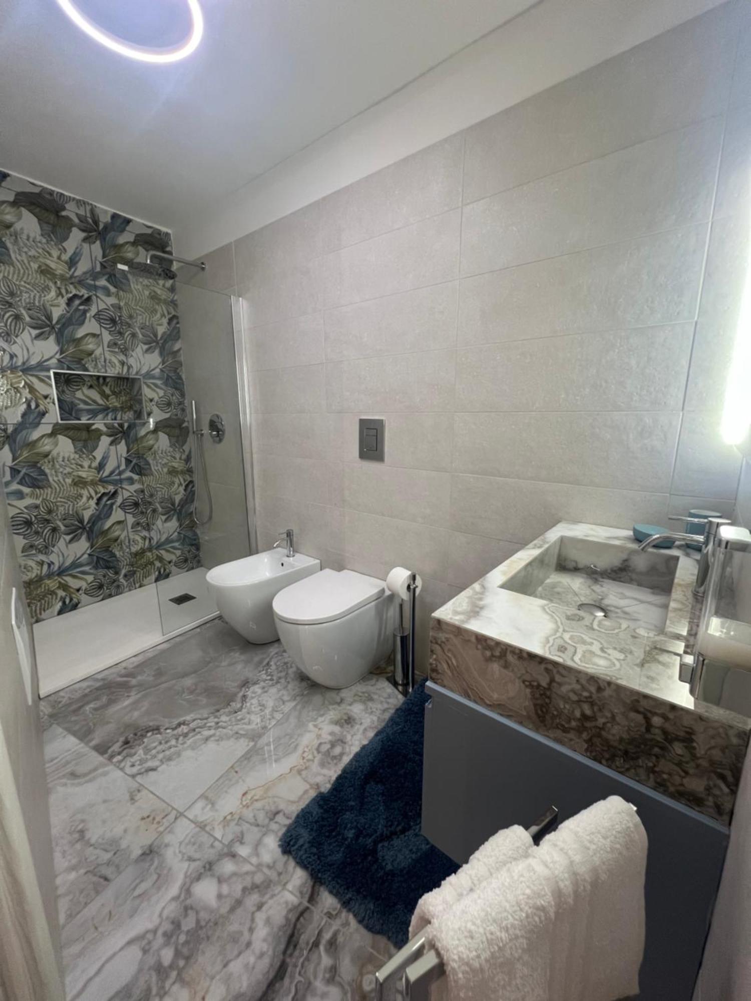 Che Casa Apartment Napoli Bagian luar foto