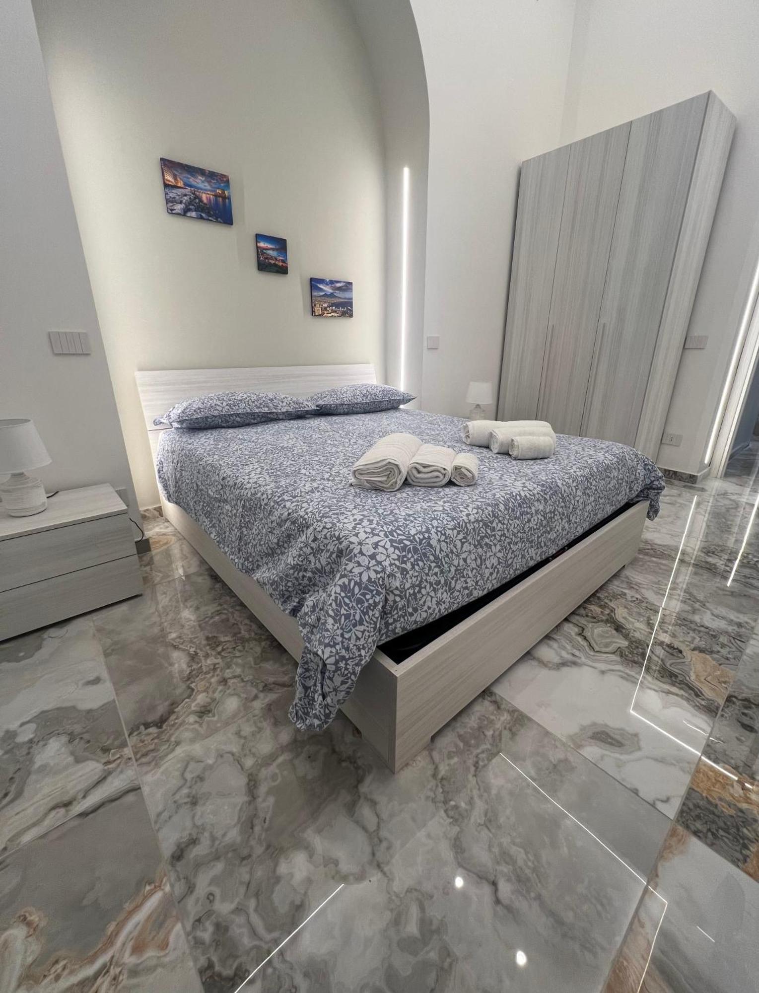 Che Casa Apartment Napoli Bagian luar foto