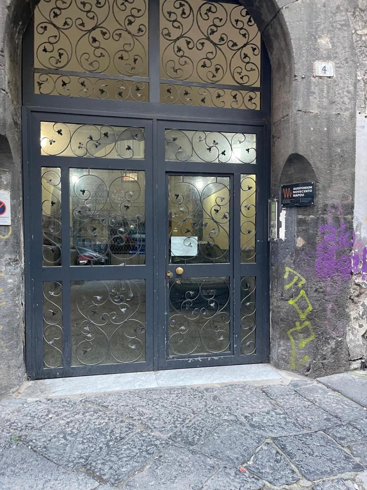 Che Casa Apartment Napoli Bagian luar foto