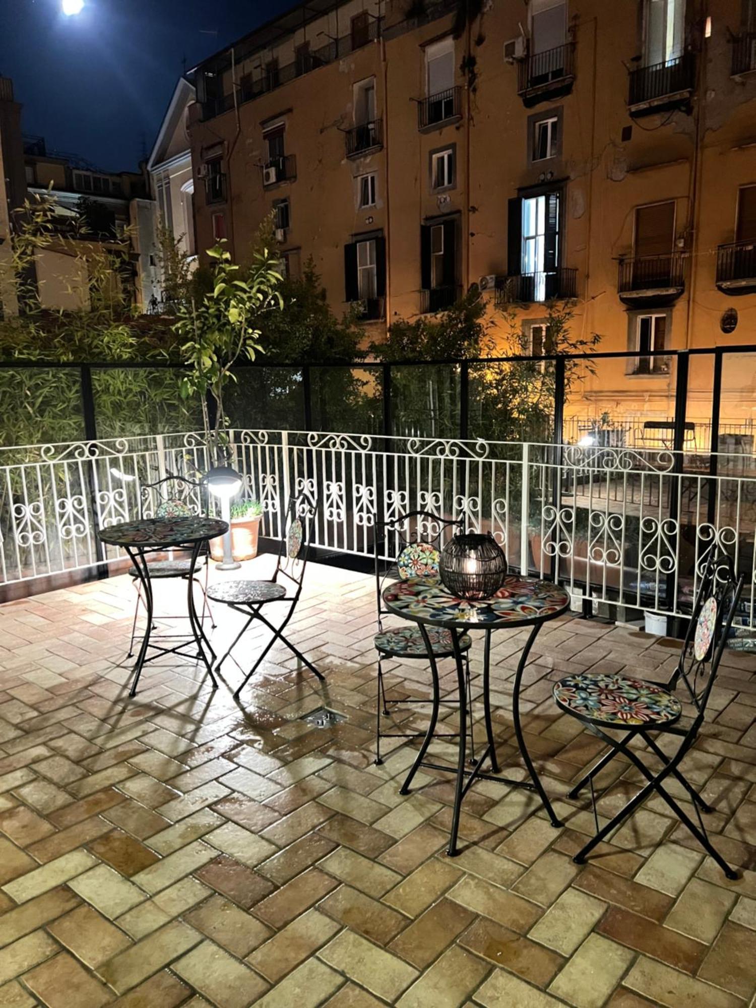 Che Casa Apartment Napoli Bagian luar foto