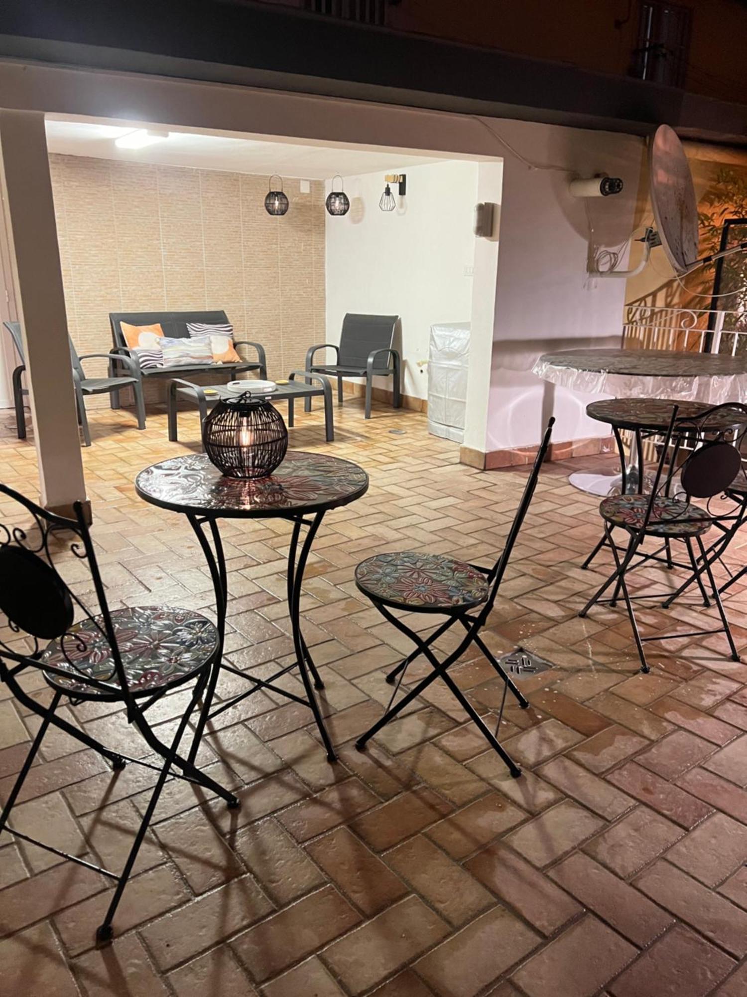 Che Casa Apartment Napoli Bagian luar foto