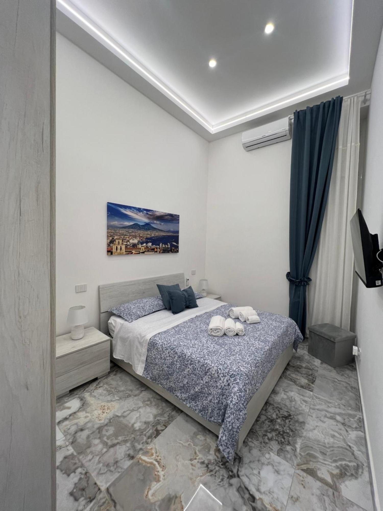 Che Casa Apartment Napoli Bagian luar foto