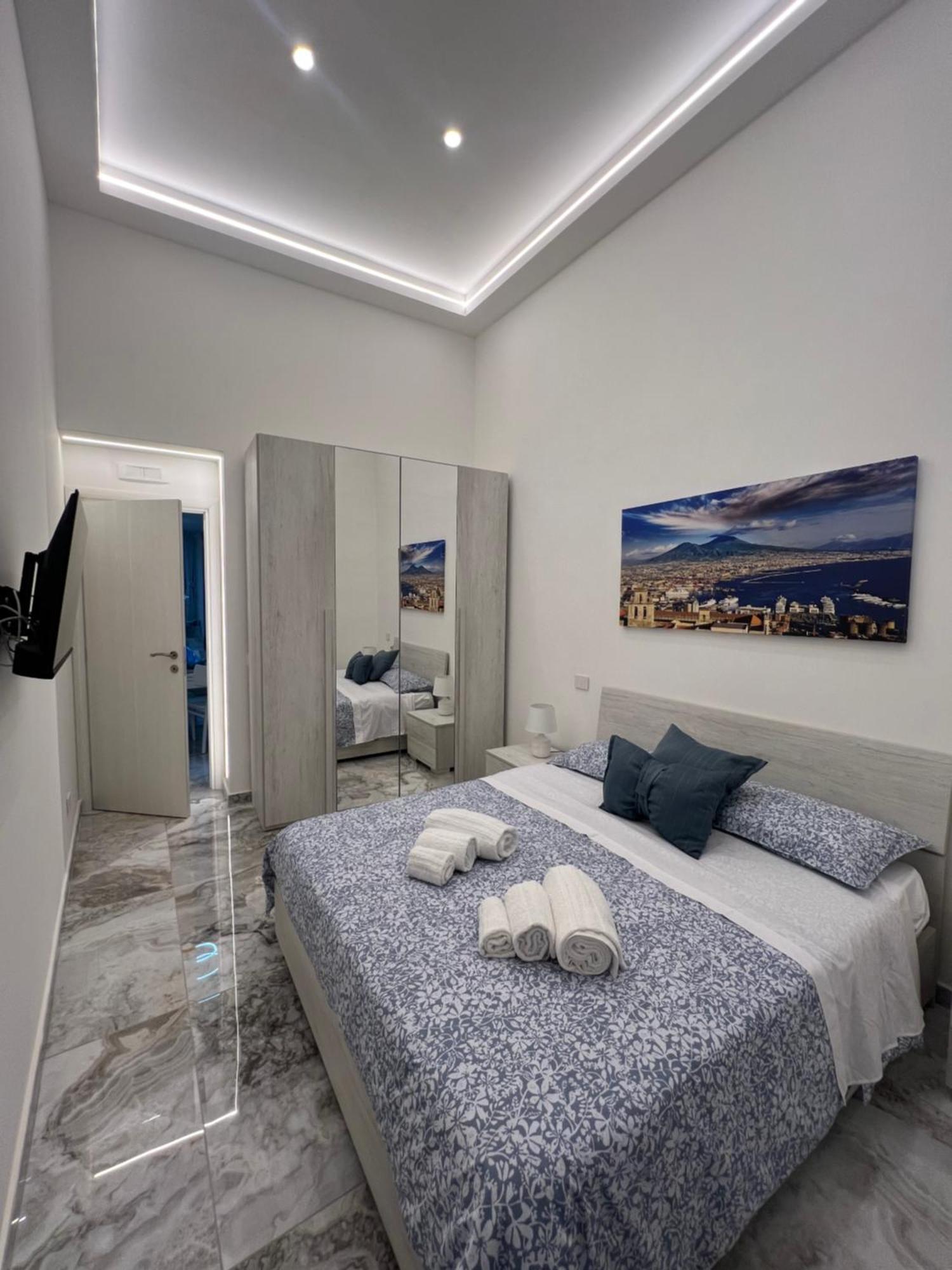 Che Casa Apartment Napoli Bagian luar foto