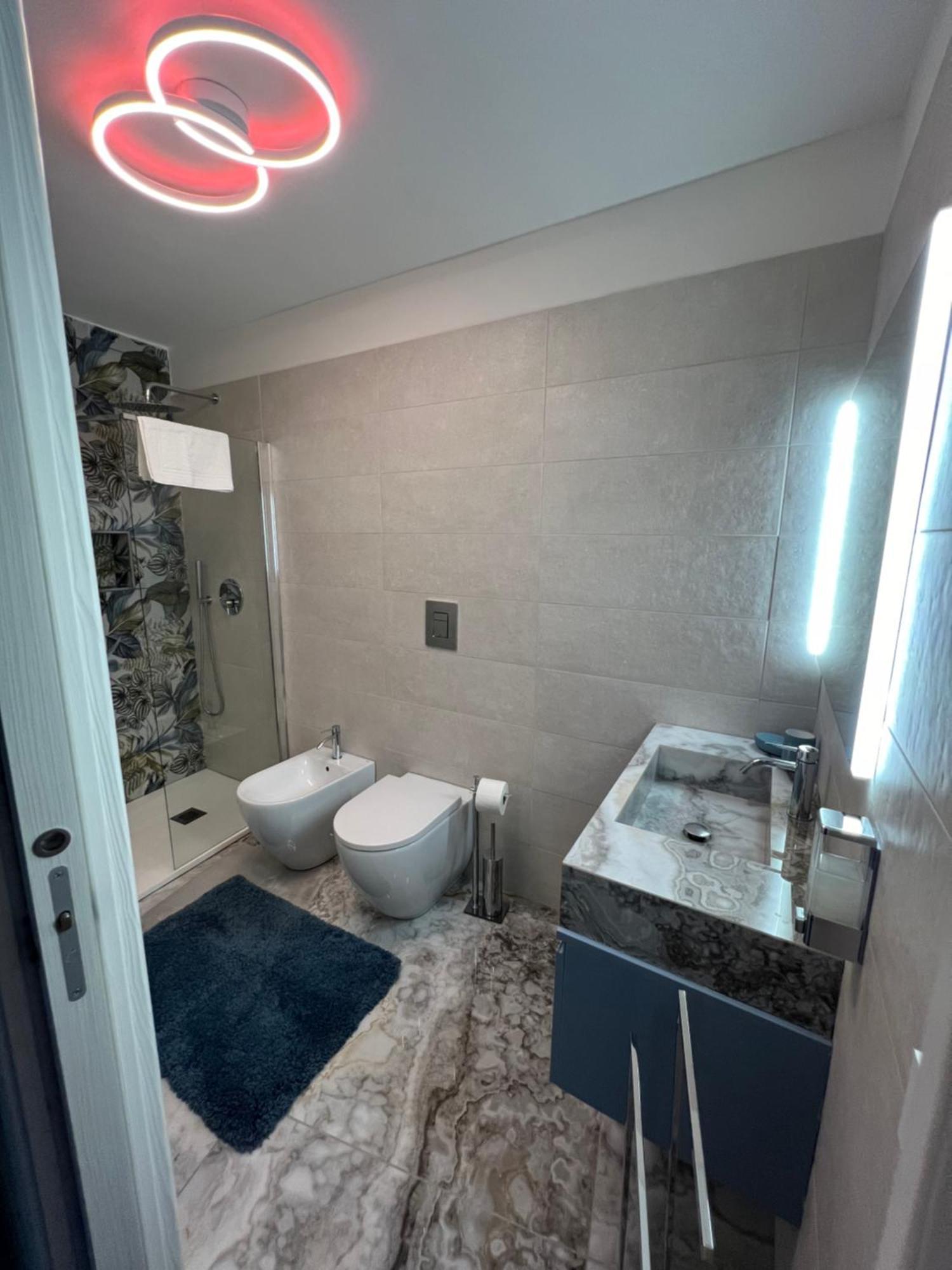 Che Casa Apartment Napoli Bagian luar foto
